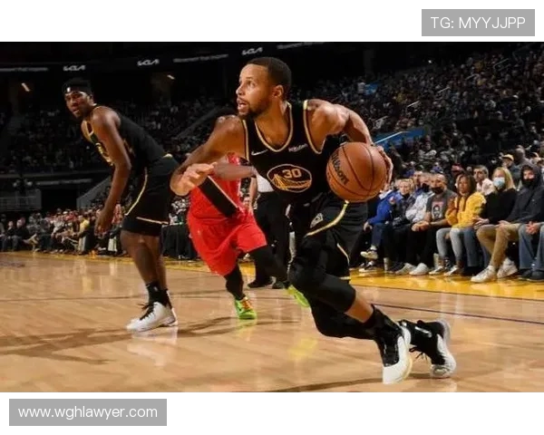 伊森22分钟高效7投6中砍15分9板攻防全面闪耀赛场篮球之夜